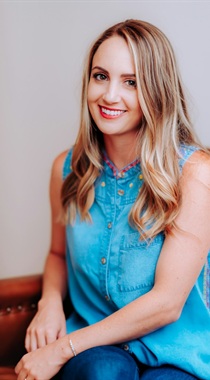 dr. Amanda Lee, Sp.A